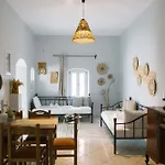Anna's House *